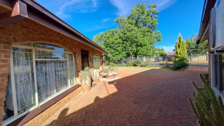 7 Bedroom Property for Sale in Universitas Free State